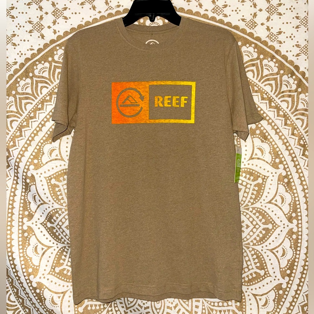 ✨HP✨ NWT “REEF” MEN’S SHORT SLEEVE T-SHIRT, SIZE MEDIUM